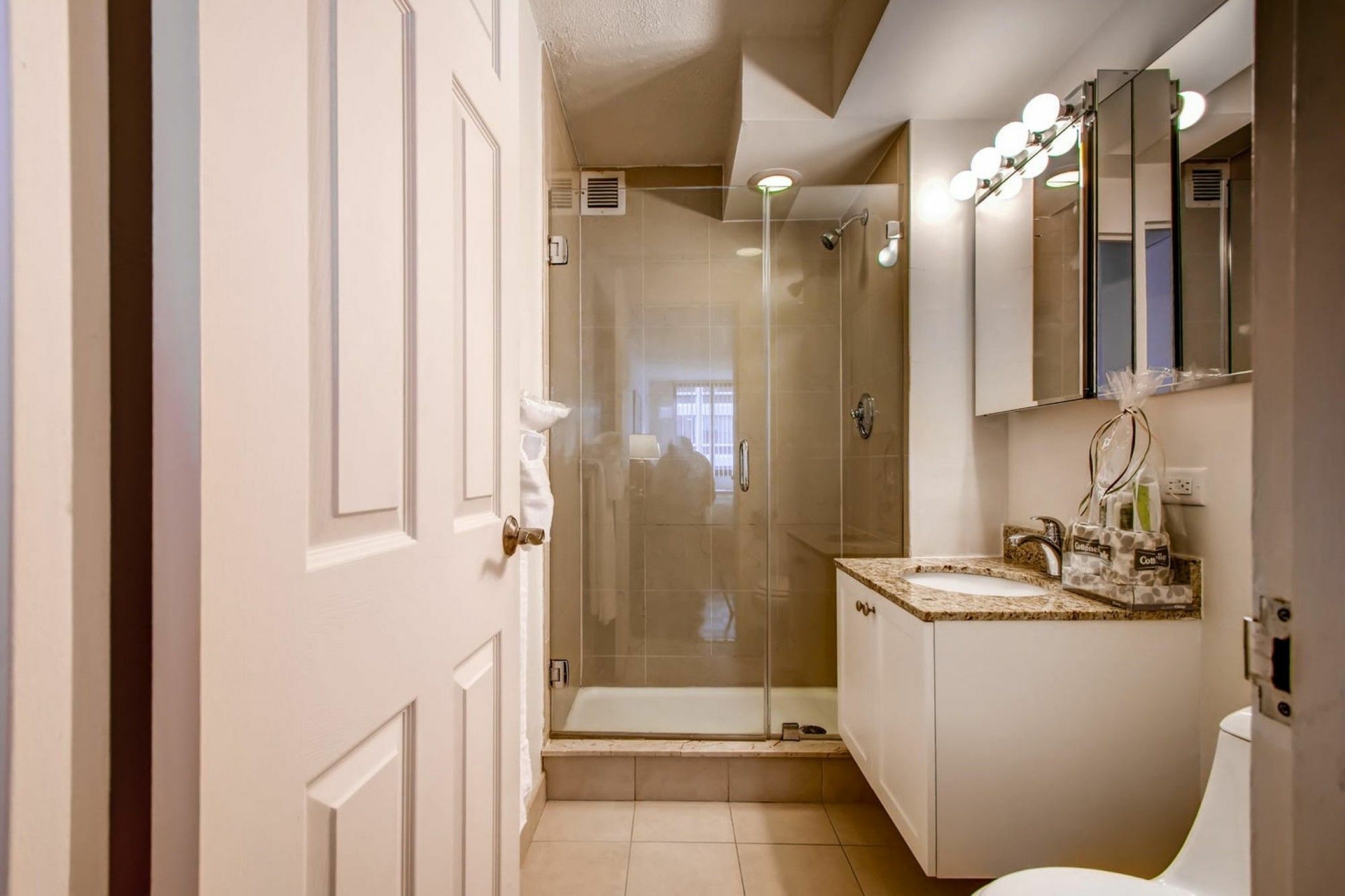 Global Luxury Suites At The Commonwealth Boston Bagian luar foto
